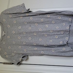 NWT Lucky Brand gray T-shirt with embroidered daisy flowers on front & sleeves L